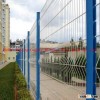 Triangular bending wire mesh fence