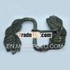 Leaf belt pin buckles